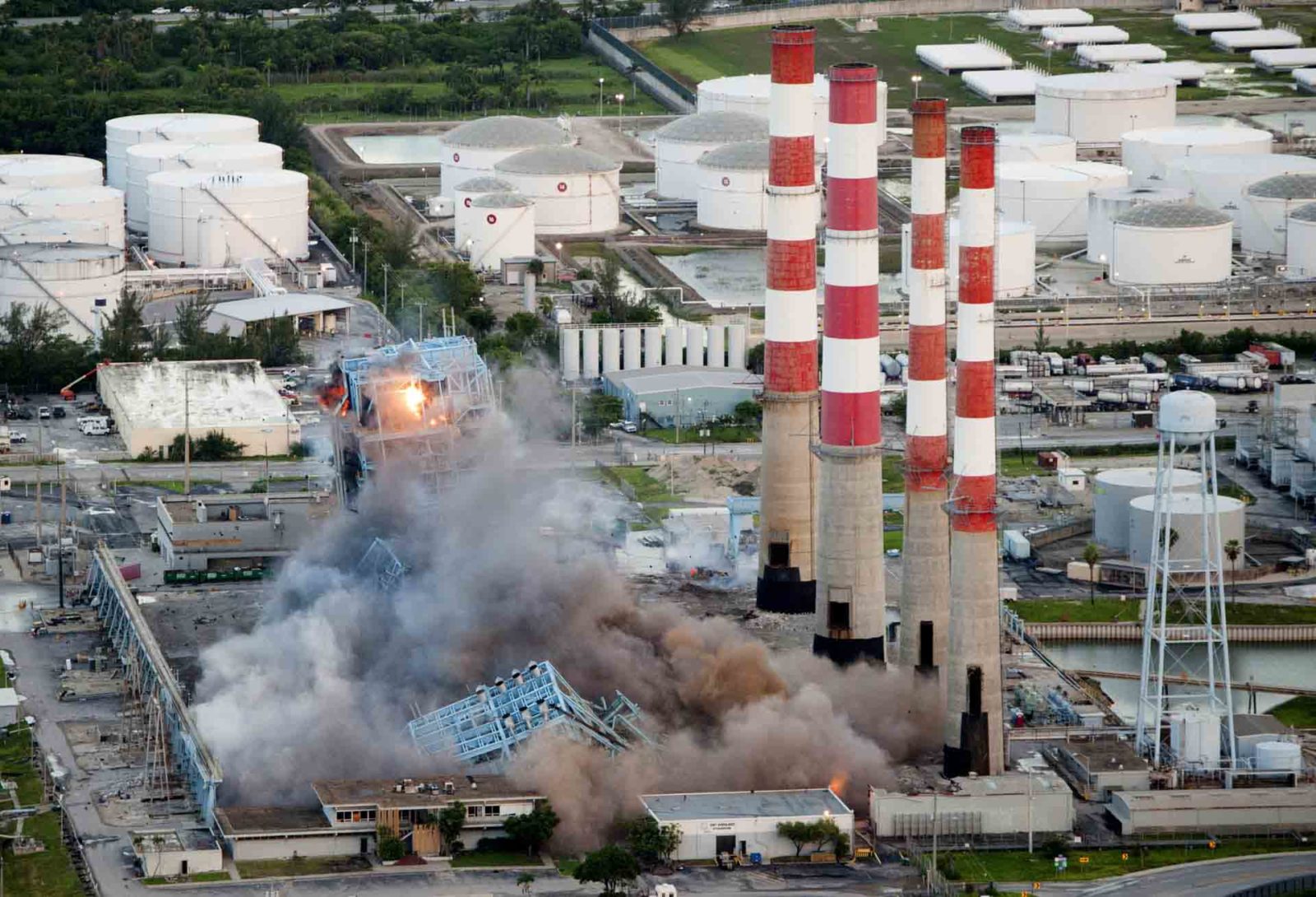 power-station-explosion-didcot-power-station-explosion-several