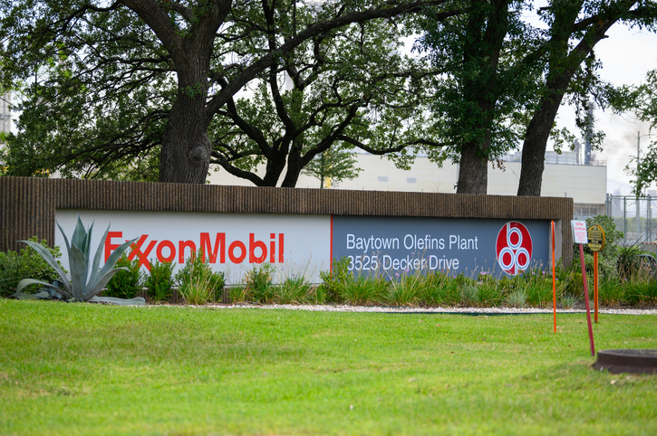 Houston Refinery Explosion Lawyer | ExxonMobil Olefins Baytown Plant Explosion Lawyer