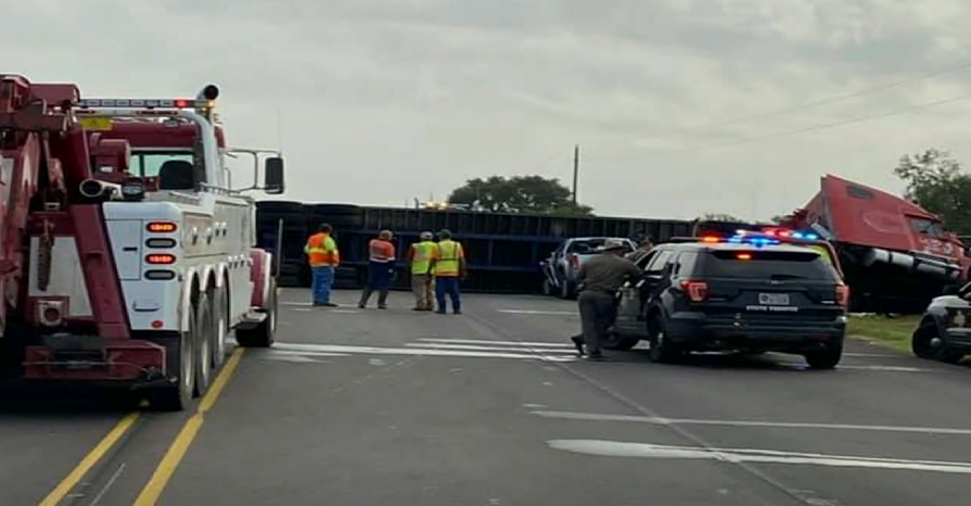 Texas Truck Accident Lawyer | Highway 59 Bee County 18-Wheeler Rollover Crash Kills 1