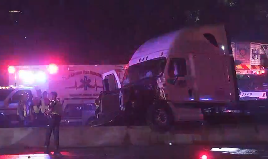 Texas Truck Accident Lawyer | I10 San Antonio 18-Wheeler Crash Traps 2 SUV