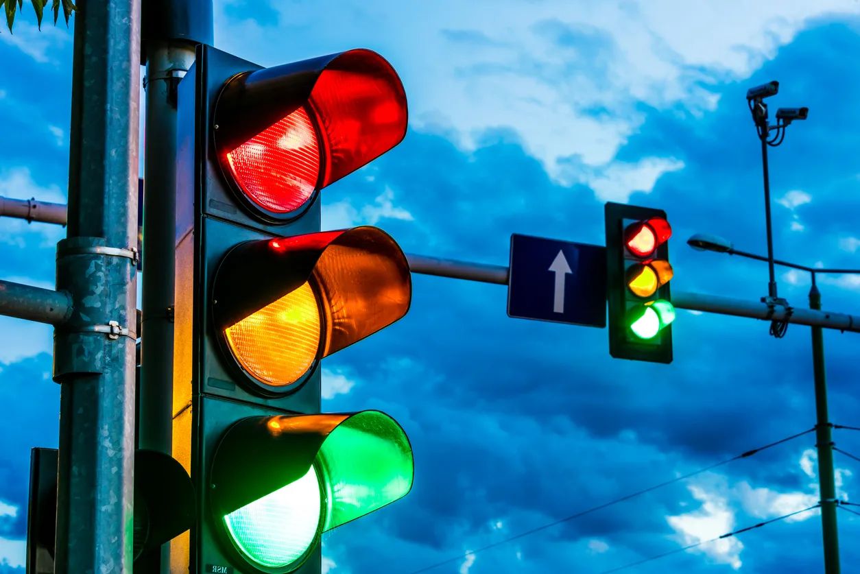 What to Do at an Intersection with Flashing Lights in Houston