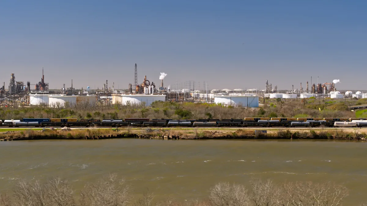 Valero Port Arthur Refinery Explosion | Undefeated Texas Refinery Explosion Lawyers